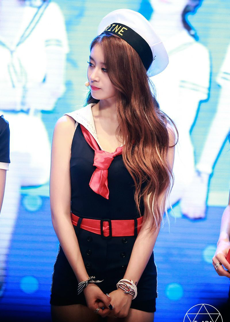 tara皇冠,婀娜妩媚