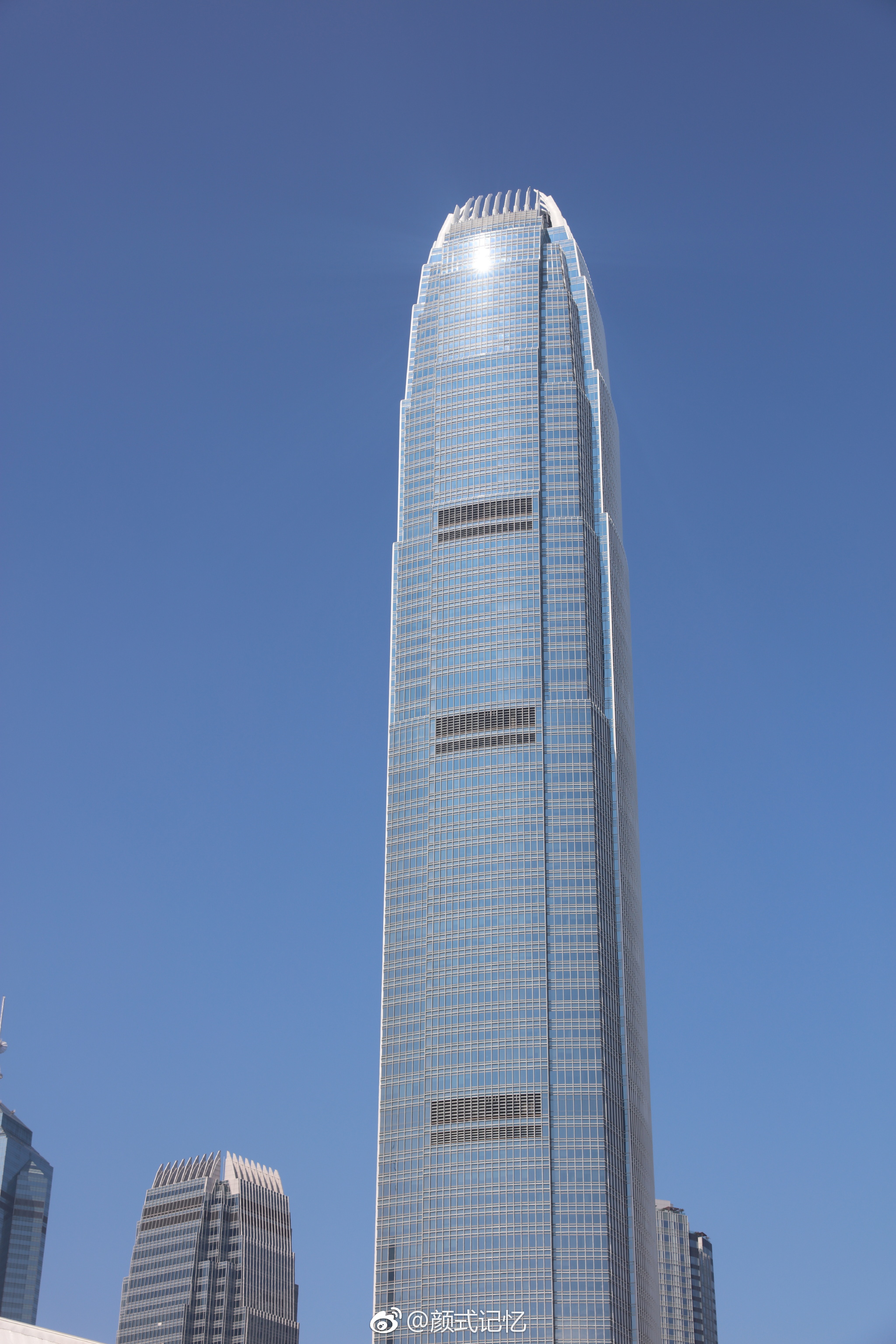 香港国际金融中心一一中环首席摩天大楼(楼高415.8米,90层