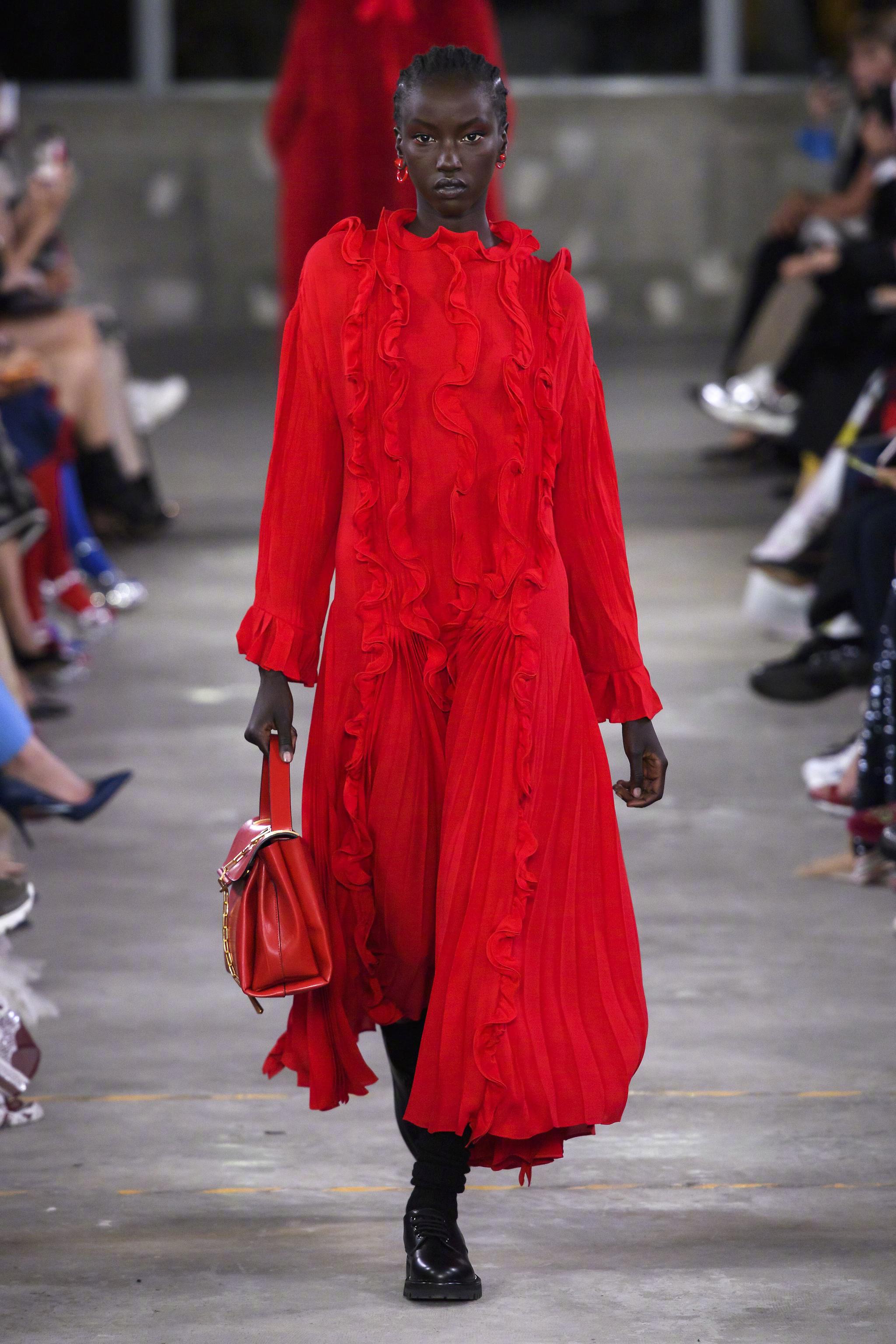 valentino 2019早秋系列(东京秀)———红色系,灵感来自日本艺术