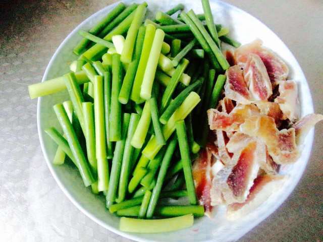 家常菜之蒜薹炒肉的做法简单快手菜谱