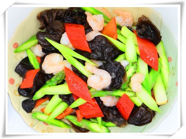 教你做好吃的芦笋虾仁,父情节可以做这样一道清淡爽口的美食!