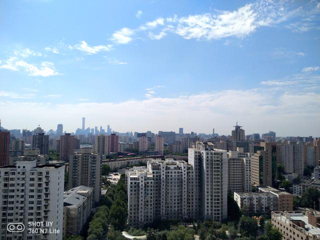 具体如下图:360手机 n7 lite 暗光样张,具体如下图:从白天拍摄的照片