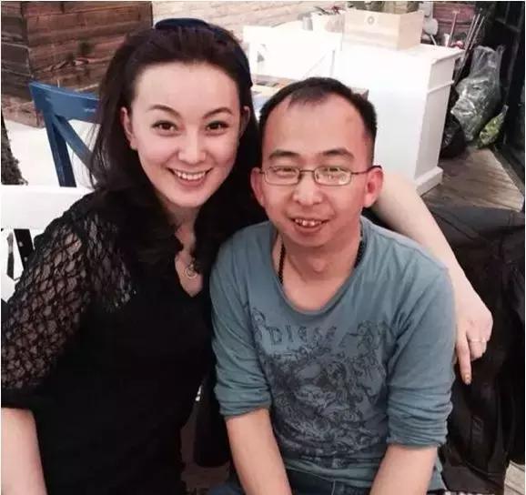 他是中国最丑男星, 演技不输黄渤, 妻子美的让人嫉妒|黄渤|巨兴茂