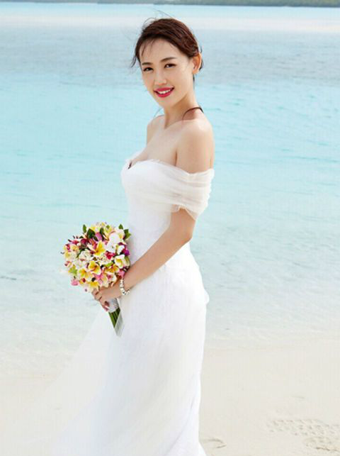 马蓉的性感撩人照,图二优雅迷人,最后一张让人挪不开眼