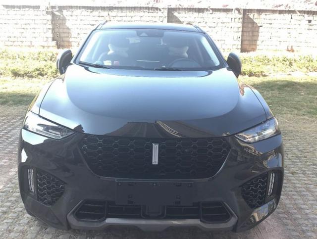 90后wey vv7车主,全国首台磨砂黑改装,网友:国产车也很漂亮!