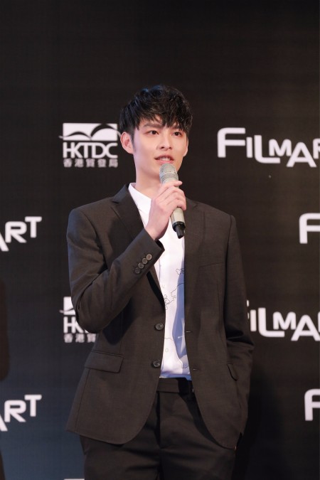 曹佑宁亮相香港国际影视展 新剧"被狠虐"喜剧片拍成动作片