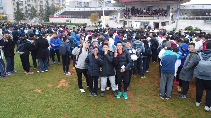 放学后我在一中门口等你