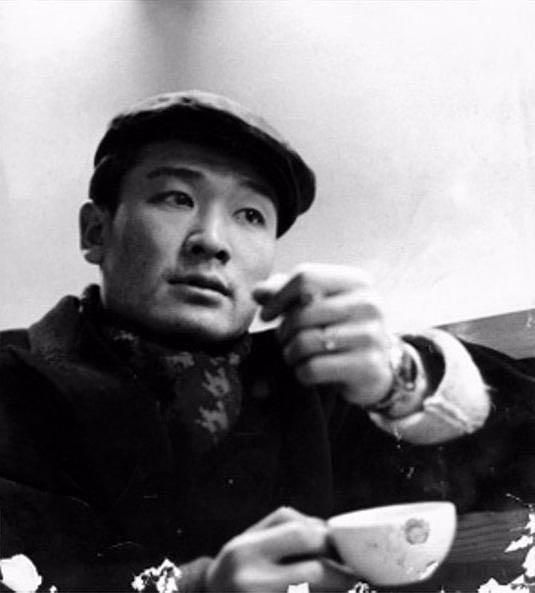 他被誉为韩国的国民爷爷,是他掀起了中国韩剧热潮,84岁仍在工作