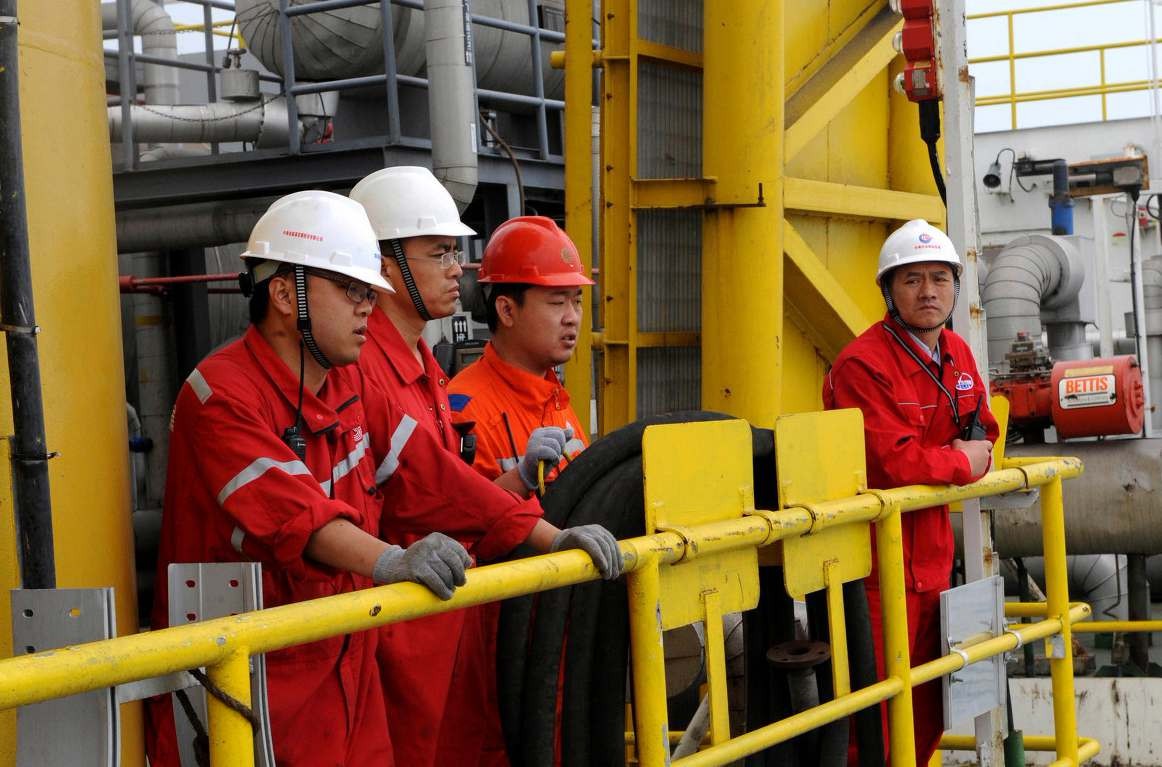 海上采油工 月薪过万 工作28天回家休息 乘飞机"上下班"|南海|石油