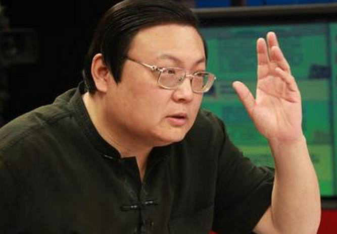 老梁还凭借媒体的力量 和大家一起做节目 显得更加贴切 "大唐雷音寺"