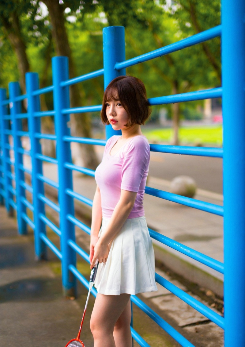 棒球帽可爱短发粉嫩短裙妹子娇美怡人写真集 @微相册 @微博摄影