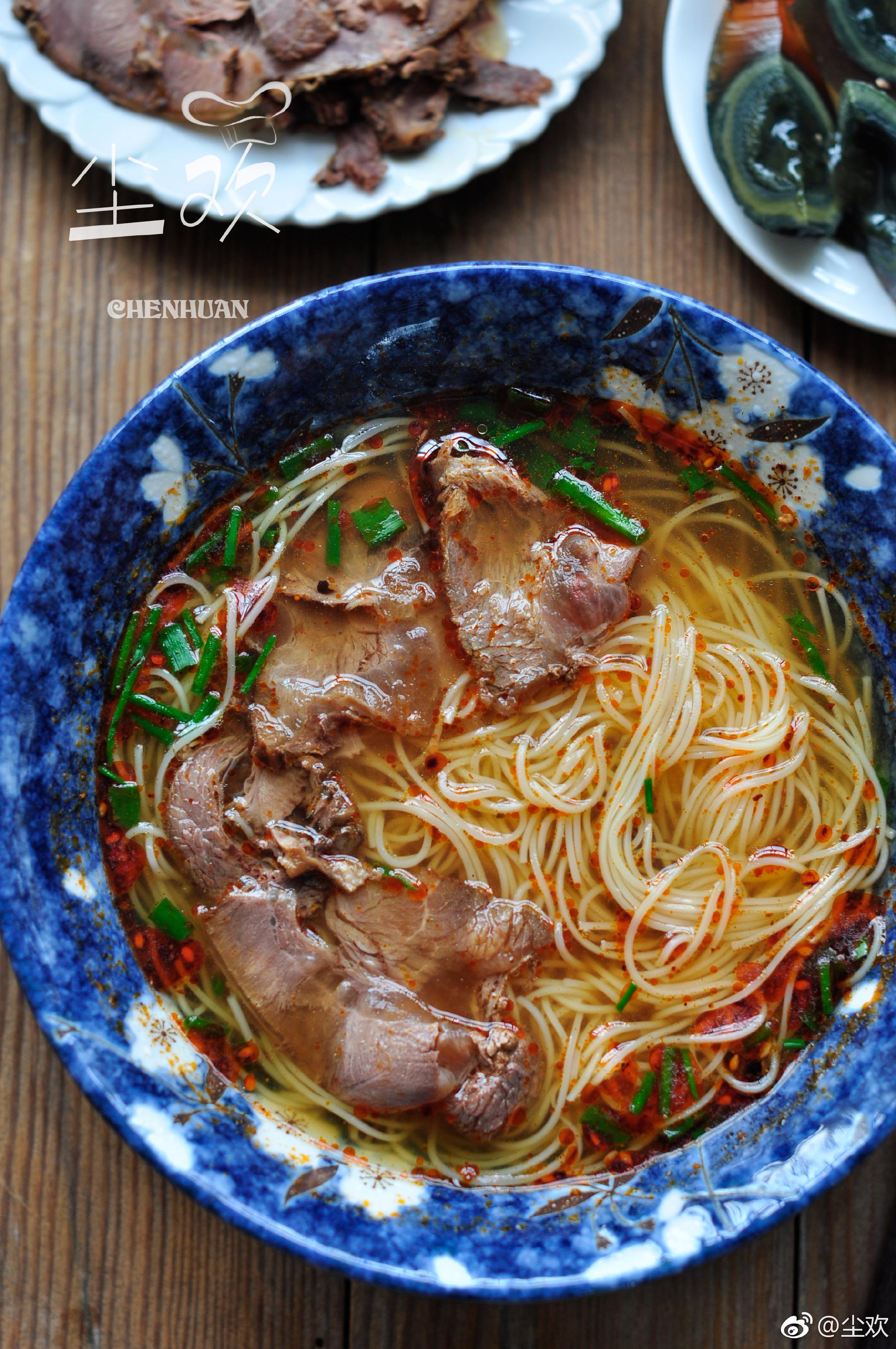 早餐:卤牛肉面 皮蛋