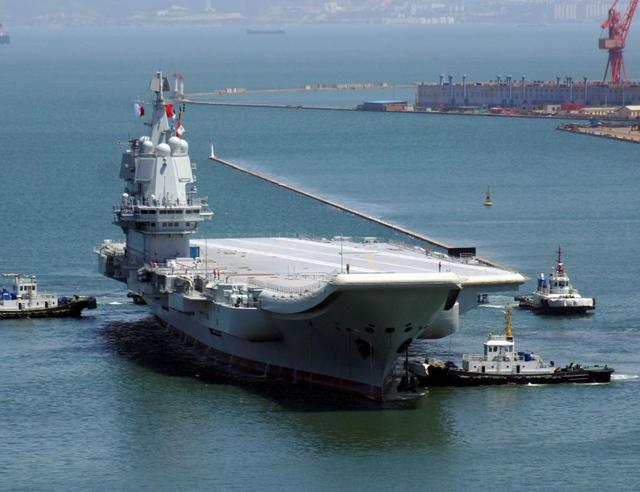 大连码头传来欢呼声,002型航母第三次出海,这次将有大动作