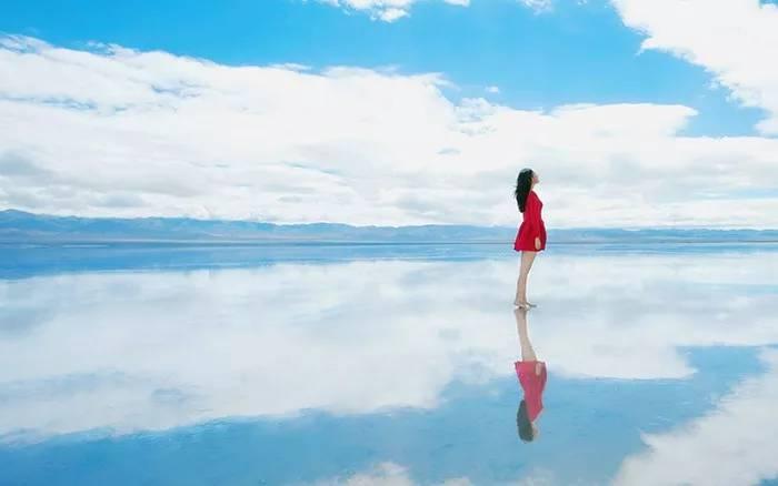 维波利亚emm可是真的好美有没有,无印良品的宣传海报"地平线"就是在