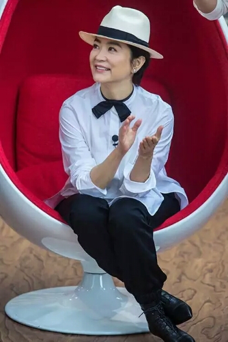 林青霞的每个造型都是精心搭配,真正的女神美在骨子里