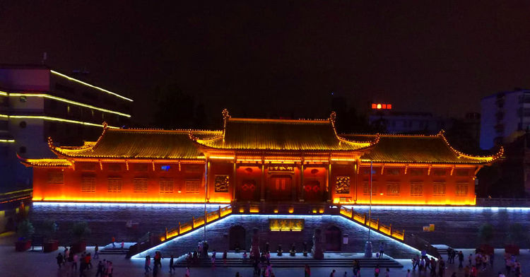 航拍合肥明教寺夜景,这样的角度很少人见过