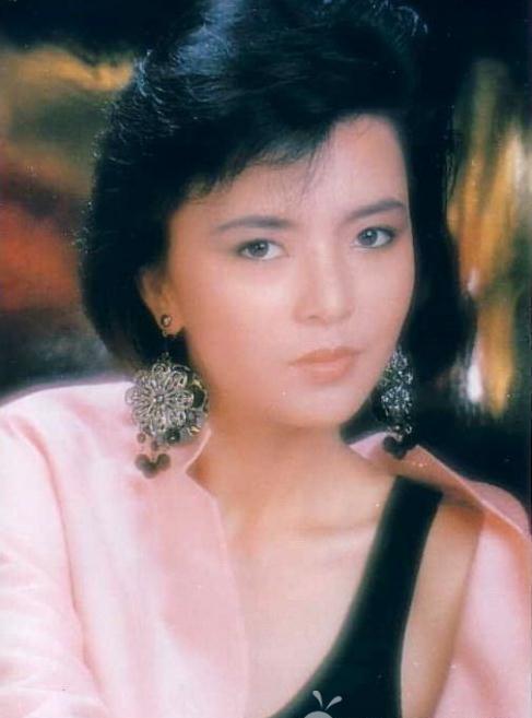 刘德华为她痴迷周润发为她自杀 陈玉莲个人资料魅力真大__财经头条