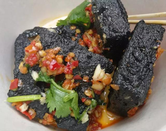 天呐!臭豆腐配料里竟然有"屎"?还能不能放心吃了?