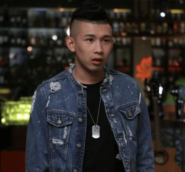 经纪人发布天佑最新照片正寻求以演员的新身份重返娱乐圈