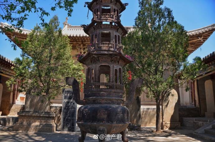 洛阳在山西繁峙什么方位？