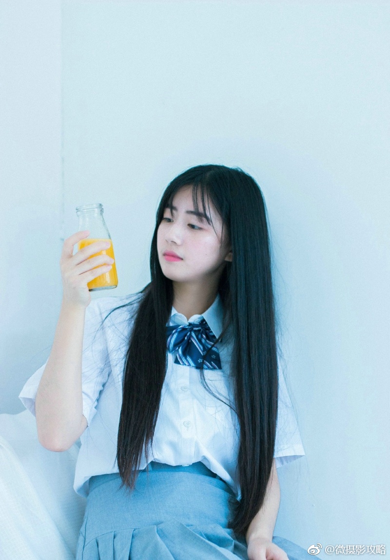 私房长发饮料氧气校服少女清新养眼写真集