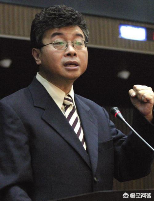 如何评价邱毅教授在海峡两岸中的表现