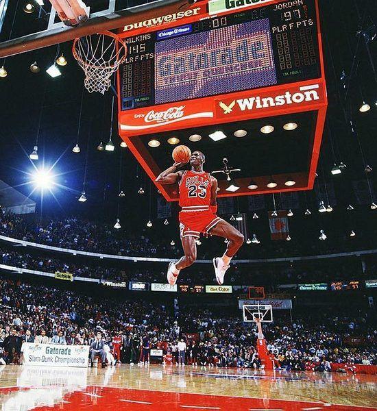 组图:乔丹百大经典瞬间,罚球线扣篮成经典,世纪