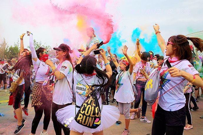 北京:2018园博园彩色跑 ,以最炫的色彩冲过终点