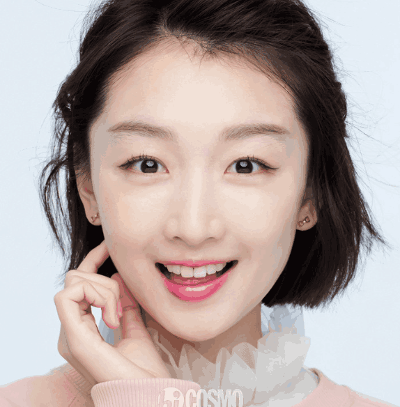 周冬雨的内双小眼睛还可以这么漂亮, 还是眼妆化的好