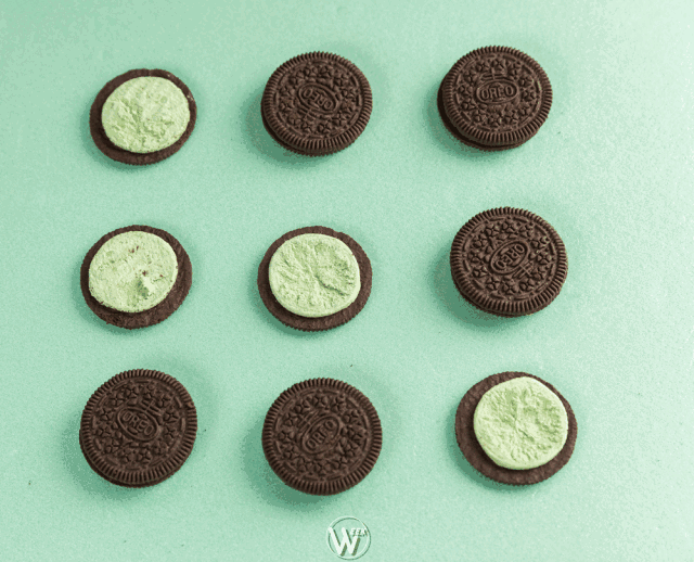 芥末味辣鸡翅味奥利奥来了全网断货我拿它配了老干妈朗姆酒