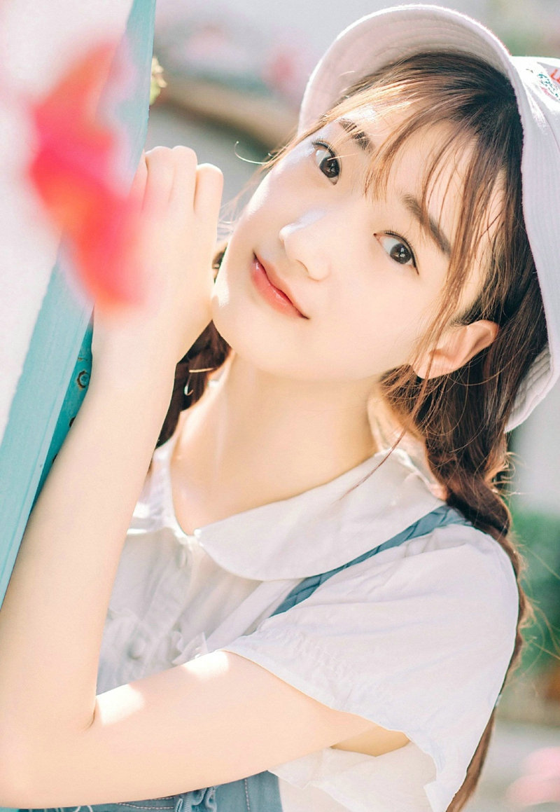 夏日庭院内的清新双马尾辫妹子甜美度爆表写真集 @微相册