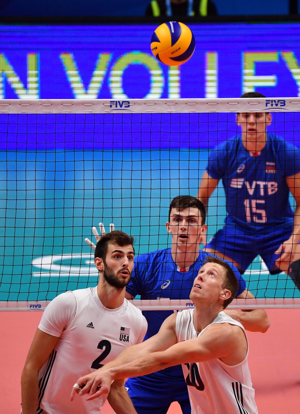 俄罗斯男排世锦赛爆冷未能进入四强,让球迷大跌眼镜