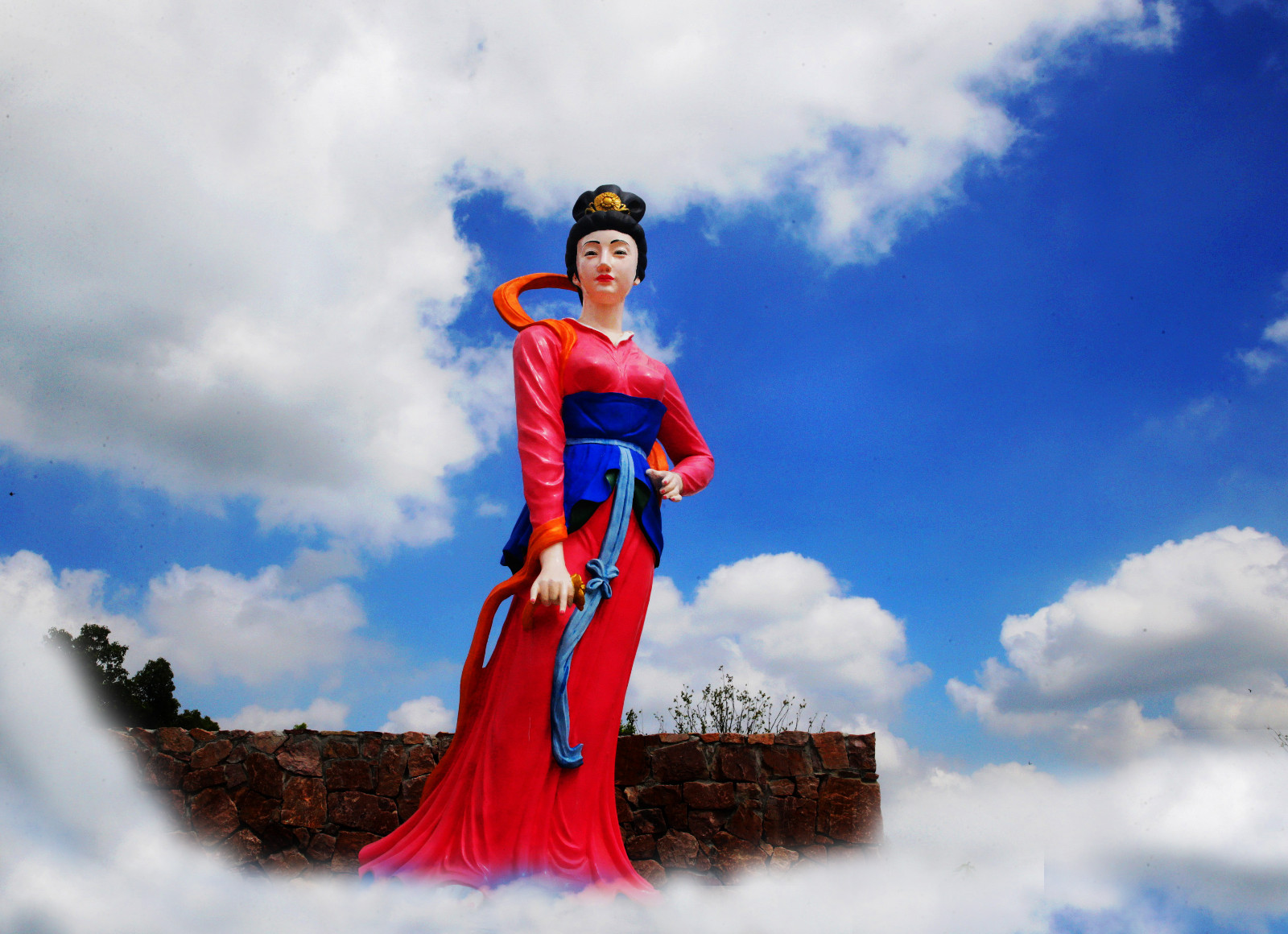 看今朝,仙姑村的仙姑们.真很潮!