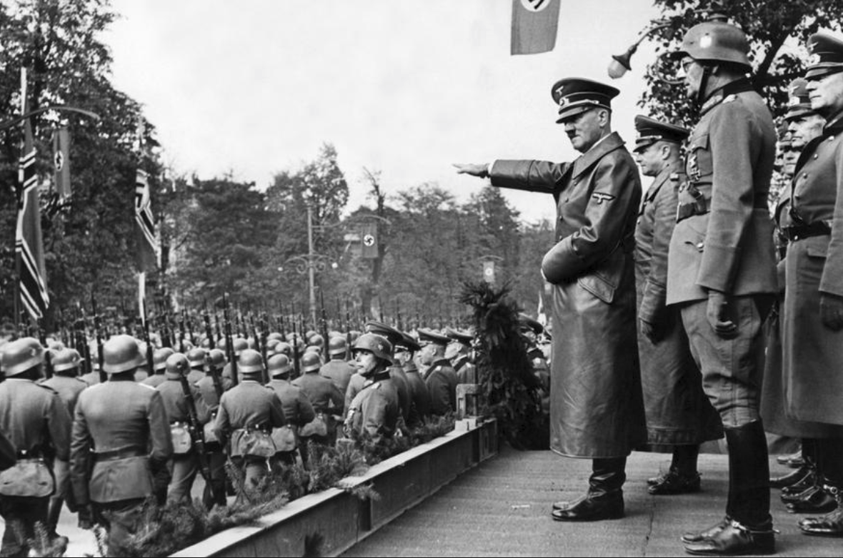 刚说打爆德国,后脚就被打到崩溃,二战中此国惨遭无情打脸