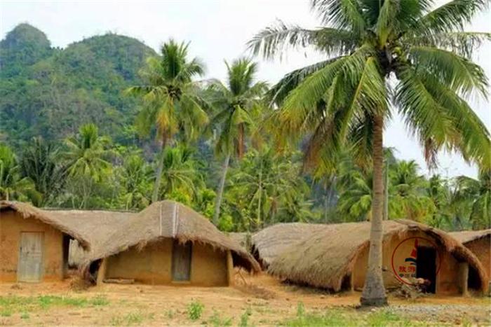 市江边乡下辖的一个自然村,是海南船形屋保存的最完整的自然村落之一