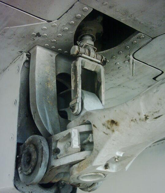 航母舰载机尾钩是什么样子? 尾钩与阻拦索之间那些事儿