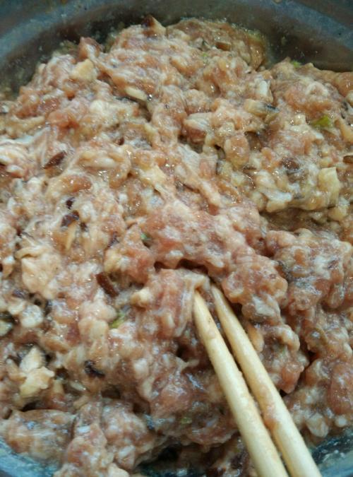 30年经验厨师教你调猪肉馅,鲜嫩爽口香而不腻,各种面食都适合