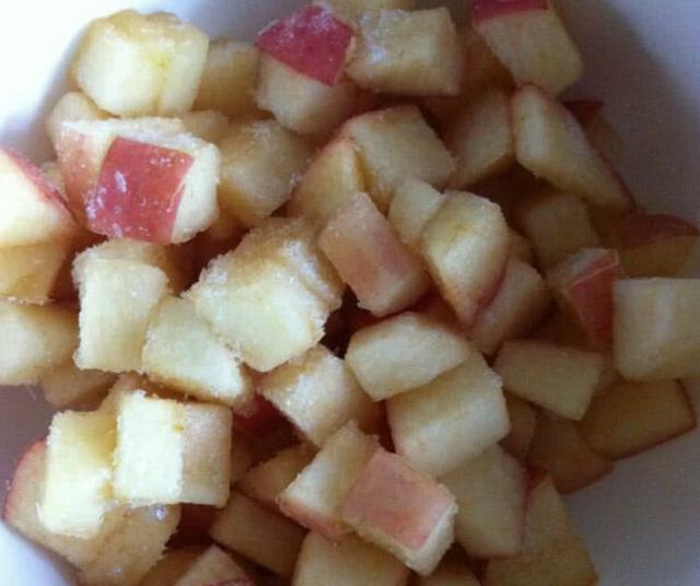 冻一下更好吃的4种美食冻豆腐冻鸡蛋经常吃冻苹果第一次见
