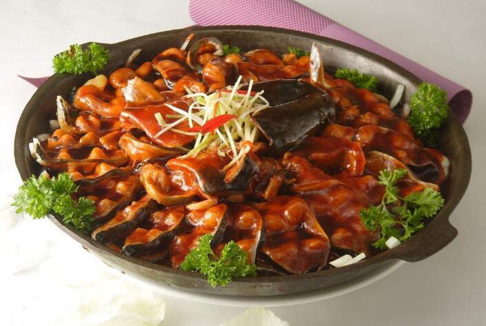 地锅鲶鱼的正宗做法 鲶鱼怎么处理才能干净卫生好吃又简单