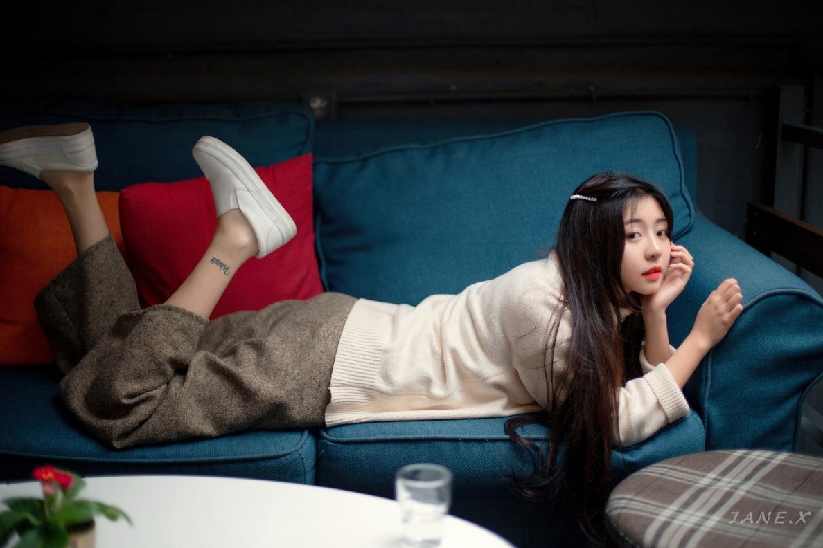 美女摄影图集:清纯白皙邻家女孩,日常生活自拍照