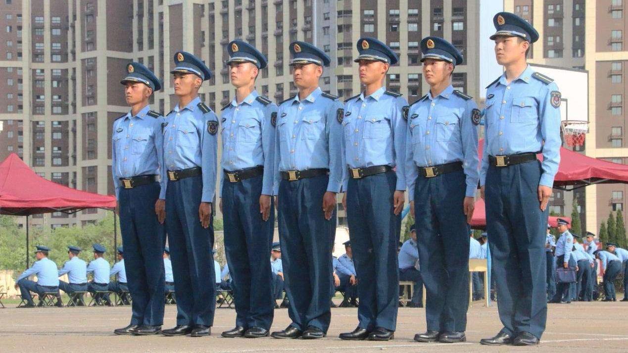 空军学员写给教员的歌《最美的相见》!