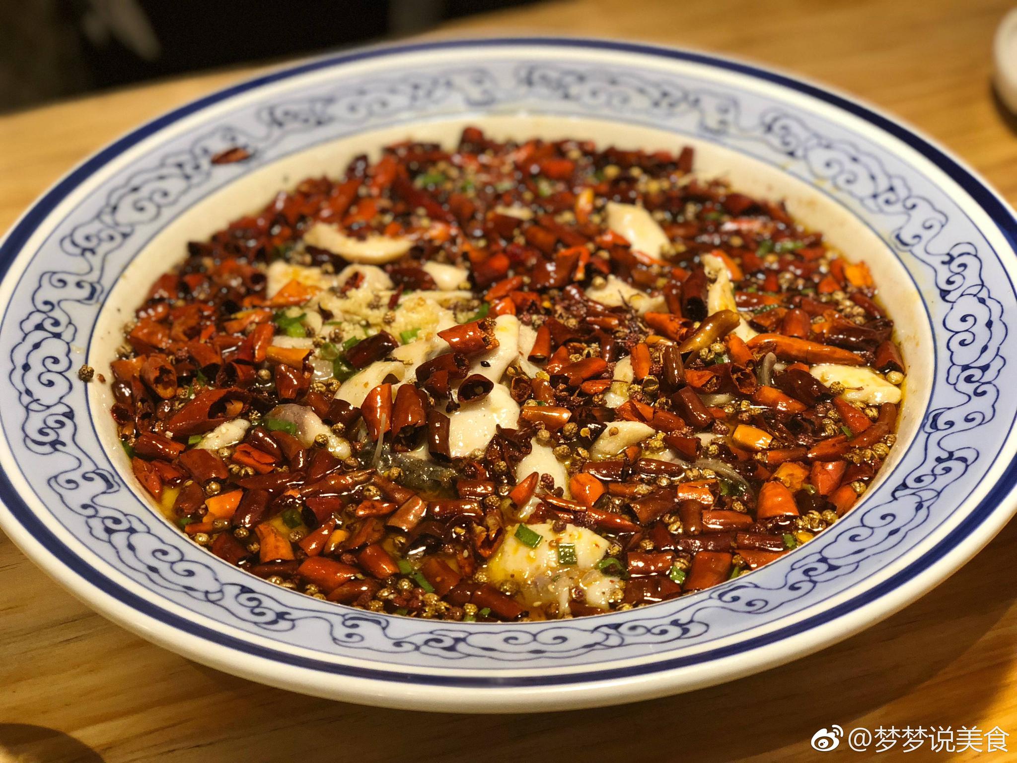 美食博主推荐新城吾悦4f的小渝匠水煮鱼