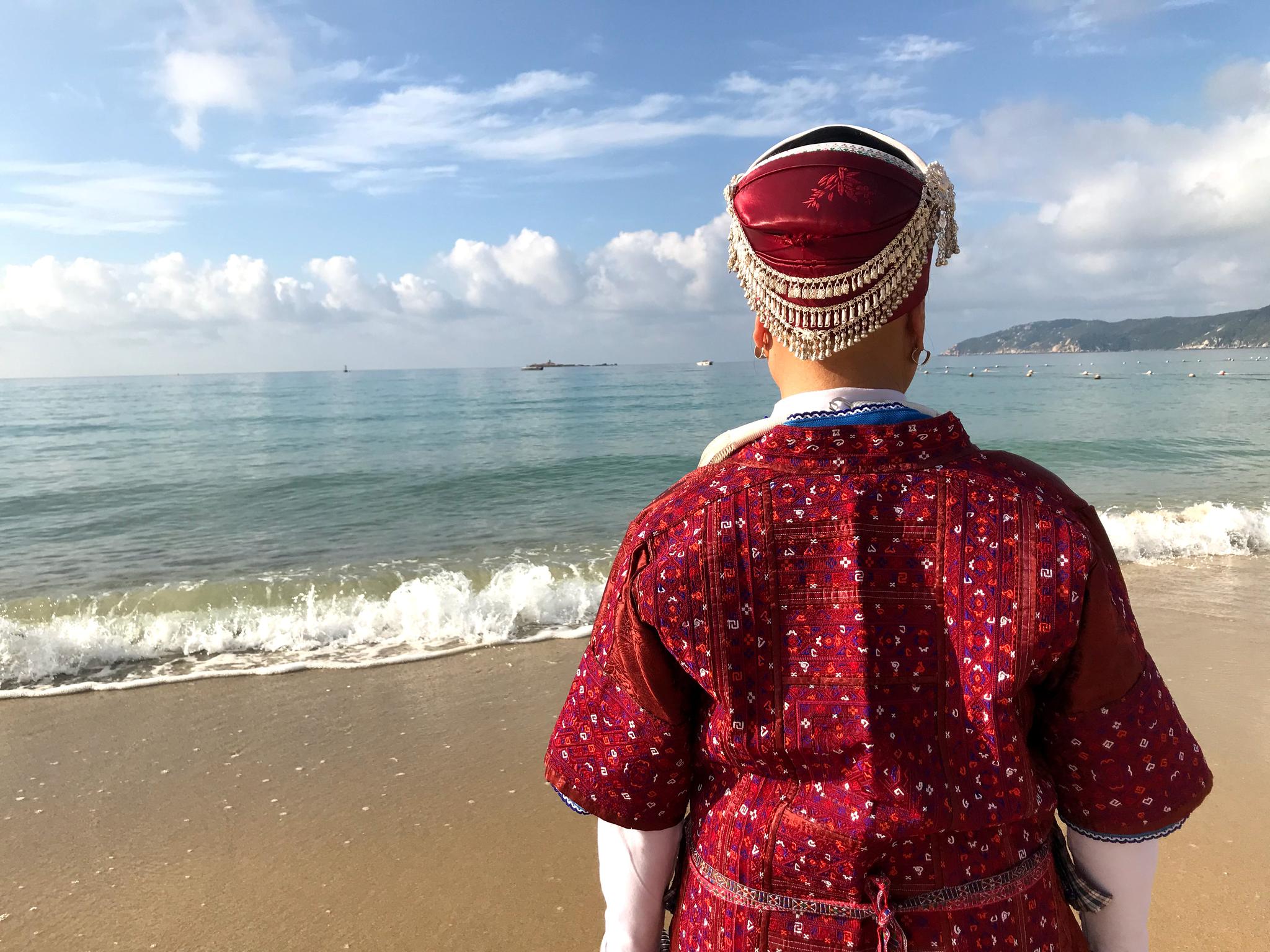 早安,带着爸妈早起去海边游玩.