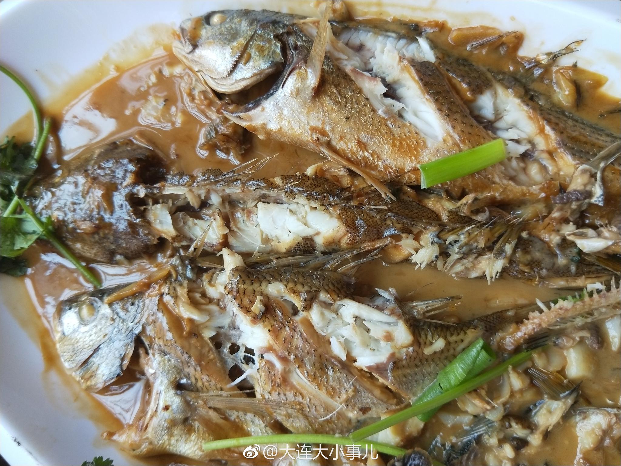 店家用淡水鱼充当海鱼做海杂拌