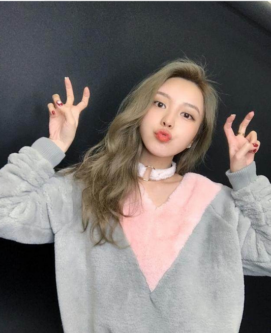 罗志祥和女友周扬青微博秀恩爱,网友微博评论逗秀孙红雷