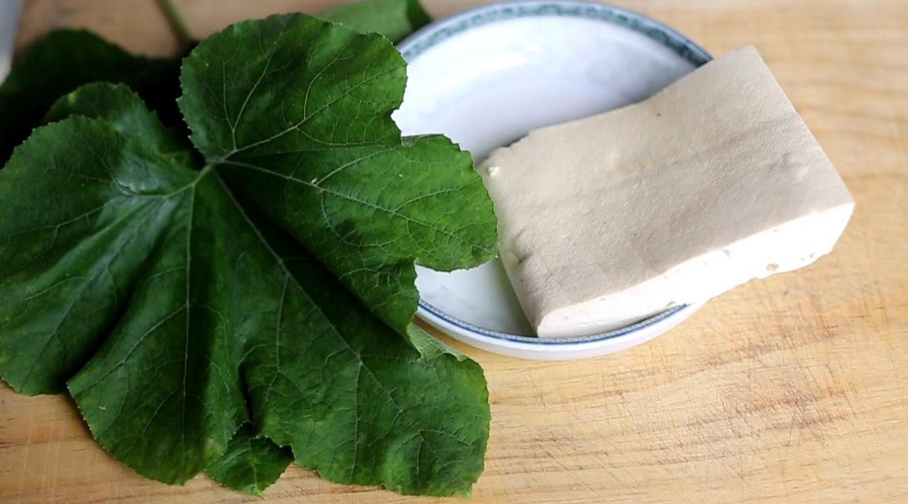 农村四哥:堂弟做了美食,开始王四还不想吃,尝了