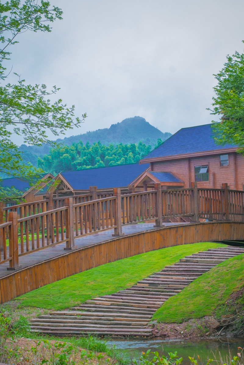 在江西宜黄县曹山景区感受禅的魅力