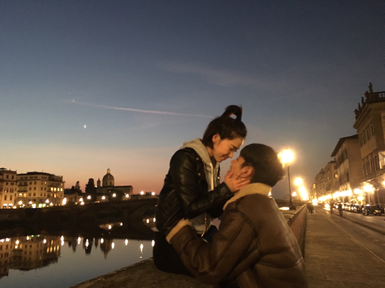 纪凌尘王艺同天发博,放送上公然看《天使之路》,网友:没出轨?