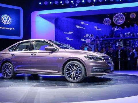 新款朗逸新款宝来,同时降价3万多,怎么选?