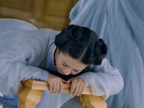 趴在凳子上领罚的古装女子, 杨紫很倔强、刘诗诗似小憩片刻|板子|杨紫|刘诗诗|古装|女子_新浪新闻